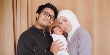 7 Potret Ochi Rosdiana Melahirkan Anak Pertama, Suami Setia Dampingi
