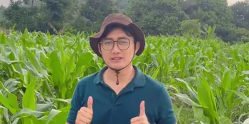 7 Potret Rumah Bobby Tince di Kaki Gunung Salak, Estetik dan Asri Banget