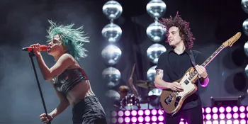 Aksi Panggung Paramore, Penawar Rindu Para Penggemar Setia