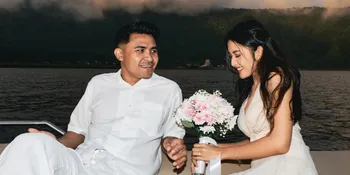 Asnawi Mangkualam Lamar Yuriska Patricia di Bali, Berlutut Romantis di Atas Kapal