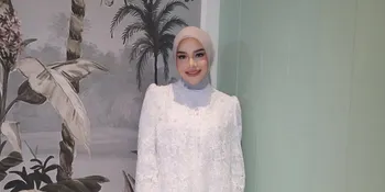 Aurel Hermansyah Hadiri Siraman Syifa Hadju dan Pengajian El Rumi, Tampil Cantik