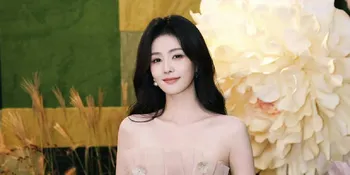 Bai Lu dan Zhou Yiran Kepergok Kembali ke Kompleks Apartemen yang Sama, Bantah Rumor Pacaran