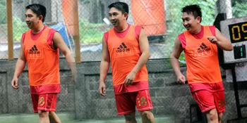 Berbagai Tingkah Kocak Augie Fantinus Saat Futsal