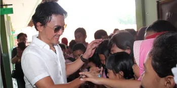 Bioskop Masuk Sekolah, Agus Kuncoro Pun Diserbu Murid SD