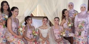 Bridesmaid Syifa Hadju di Resepsi Bali, Manis Pakai Gaun Floral Pink