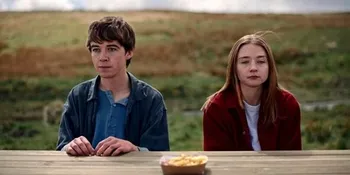 Dari Benedict Cumberbatch Sampai Asa Butterfield, Ini Rekomendasi British Series Buat Kamu yang Bucin Sama Aktor Inggris!