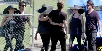 Dari Peluk Hingga Ciuman, Angelina Jolie - Brad Pitt Super Mesra!