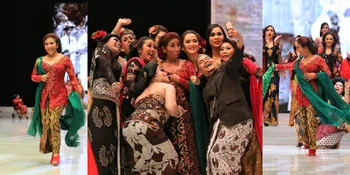 Debut Bu Susi Sebagai Model Catwalk Di Fashionshow Anne Avantie