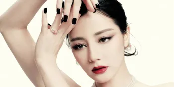 Dilraba Dilmurat Tampil Menawan Hiasi Sampul Majalah Marie Claire Edisi Juni 2026 dengan Make Up Bold 