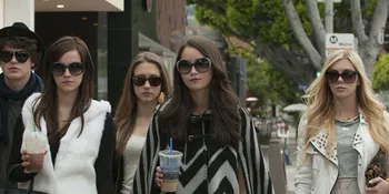 Emma Watson Tampil Beda Dalam THE BLING RING