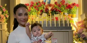 Erika Carlina dan Baby Andrew Jalani Rabu Abu, Bikin Banyak Orang Gemas
