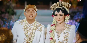 FOTO: 8 Fakta Menarik Pernikahan Denny Caknan & Bella Bonita, Ijab Kabul Bahasa Jawa - Maskawin Angka 12