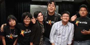 Foto Anna Tarigan Nobar Dengan Anak Berkebutuhan Khusus