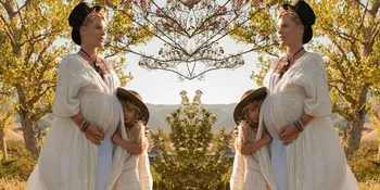 FOTO: Dari Topless - Bareng Anak, Intip Pemotretan Kehamilan Pink