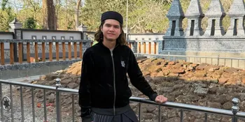 Foto-Foto Dul Jaelani Wisata Religi ke Tuban, Ziarah Makam Pemuka Agama