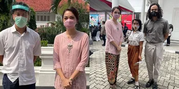 Foto-Foto Nicholas Saputra dan Sederet Selebriti Ikut Program Vaksinasi Seniman & Budayawan di Galeri Nasional Indonesia