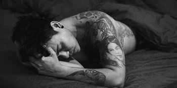 Foto: Hudson 'IMB', Makin Macho Atau Tetap Setengah Wanita?