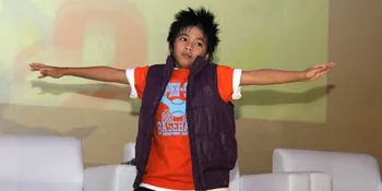 [FOTO] Jadi Remaja Masa Kini, Brandon IMB Makin Gokil & Gaul Abis