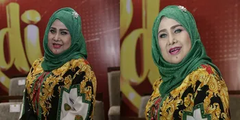 FOTO: Jenguk Dawiya di Penjara, Elvy Sukaesih Selalu Bawa Sambal!