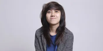 FOTO: Kado di Akhir Tahun, Dera ex Idol Sedang Siap-Siap Buat...