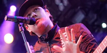 Foto Kronologi Tom DeLonge Bersama Blink-182
