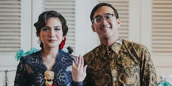 FOTO Senyum Bahagia Danang 'The Comment' & Abby Resmi Bertunangan