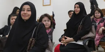 FOTO: Sidang Cerai Berlanjut, Ustaz Al Habsyi Kembali Tidak Hadir