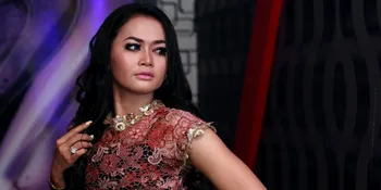 Gaya Fashion Fania Nada - Gemerlap Dangdut Sopan