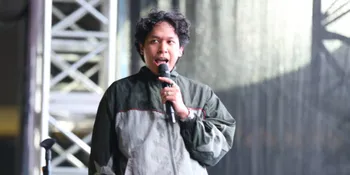 Hindia Sukses Tutup KLBB 2026 Day 1, Ribuan Penonton 'Sing Along'