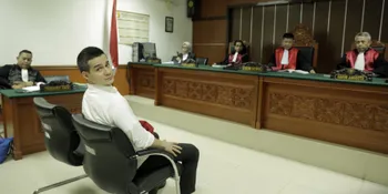 Jalani Persidangan, Begini Penampilan Steve Emmanuel