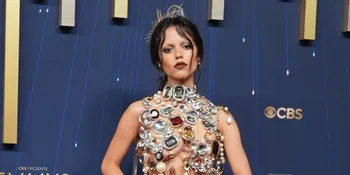 Jenna Ortega 'Wednesday' Tampil Berani di Emmy Awards 2025