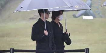 Jerry Yan - Vic Zhou ke Makam Barbie Hsu, Hadiri Peresmian Patung Memorial