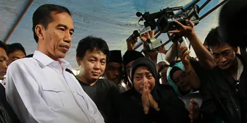 Jokowi Pun Ikut Berduka di Makam Murry Koes Plus