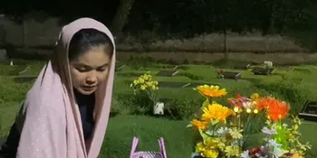 Karina Ranau Ungkap Alasan Sering Ngonten di Makam Epy Kusnandar