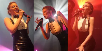 Kylie Minogue Pamer Rok Mini di Konser Hari Kasih Sayang