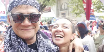 Mesranya Tio Pakusadewo dan Vicky Burky di Pawai Artis FFI