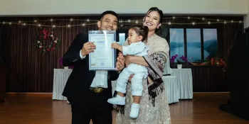 Momen Baptisan Juandeo Anak Judika dan Duma Riris, Penuh Bahagia