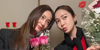 Momen Manis Jessica Jung dan Krystal di New York