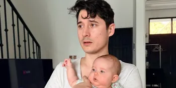 Nino Fernandez Gendong Baby Kaia, Wajah Keduanya Disebut Kembar