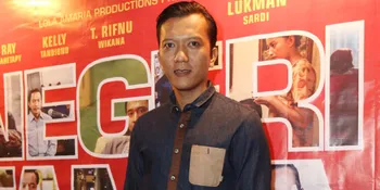 Pakai Baju Kotak-Kotak, Teuku Rifnu Tampil Gagah di Preskon MARS