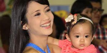 Para Selebriti di Acara Mother And Baby Fair