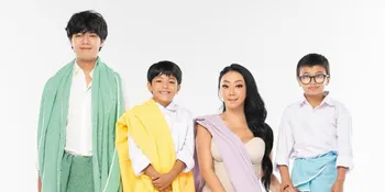 Pemotretan Asri Welas dan Tiga Anaknya, Keluarga Ibarat Pelangi Penuh Warna