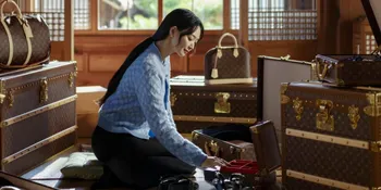 Pemotretan Shin Min Ah Bareng Louis Vuitton, Aura Elegan Terpancar Paripurna