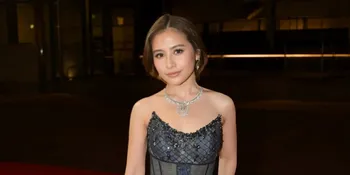 Potret Prilly Latuconsina Jadi Rescue Diver Untuk Kompetisi Red Bull Cliff Diving