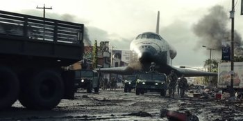 Perlihatkan Kehancuran Luar Biasa Saat Bumi dan Bulan Bertabrakan, Film ‘MOONFALL’ Akan Tayang Awal 2022 - Berikut Cuplikan Trailernya! 