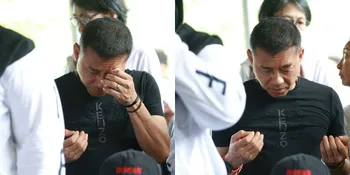 Potret Anang Hermansyah Menangis di Pemakaman Bunda Iffet, Kenang Peran Besar Mendiang dalam Kariernya