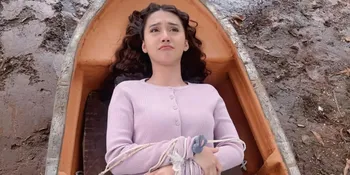 Potret Esta Pramanita Pasrah, Berbaring di Sampan dengan Tangan Terikat Tali