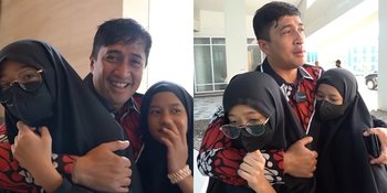 Potret Irfan Hakim Menangis Terus Saat Antar Anak Kembarnya Masuk Pondok, Nggak Kuat Berpisah