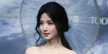 Potret Lu Yuxiao Tampil Menawan dan Nyentrik dengan Gaun Model Unik