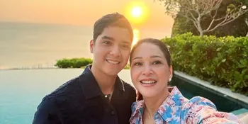 Potret Manis Maia Estianty Cium Al Ghazali, Beri Pesan Menyentuh - Dipuji Besan
